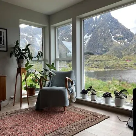 Lovely Modern House With Amazing Views! *